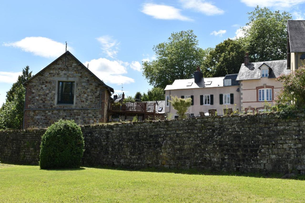 Gites In Le Neufbourg -Mortain Екстер'єр фото