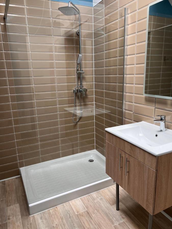 Gites In Le Neufbourg -Mortain Екстер'єр фото
