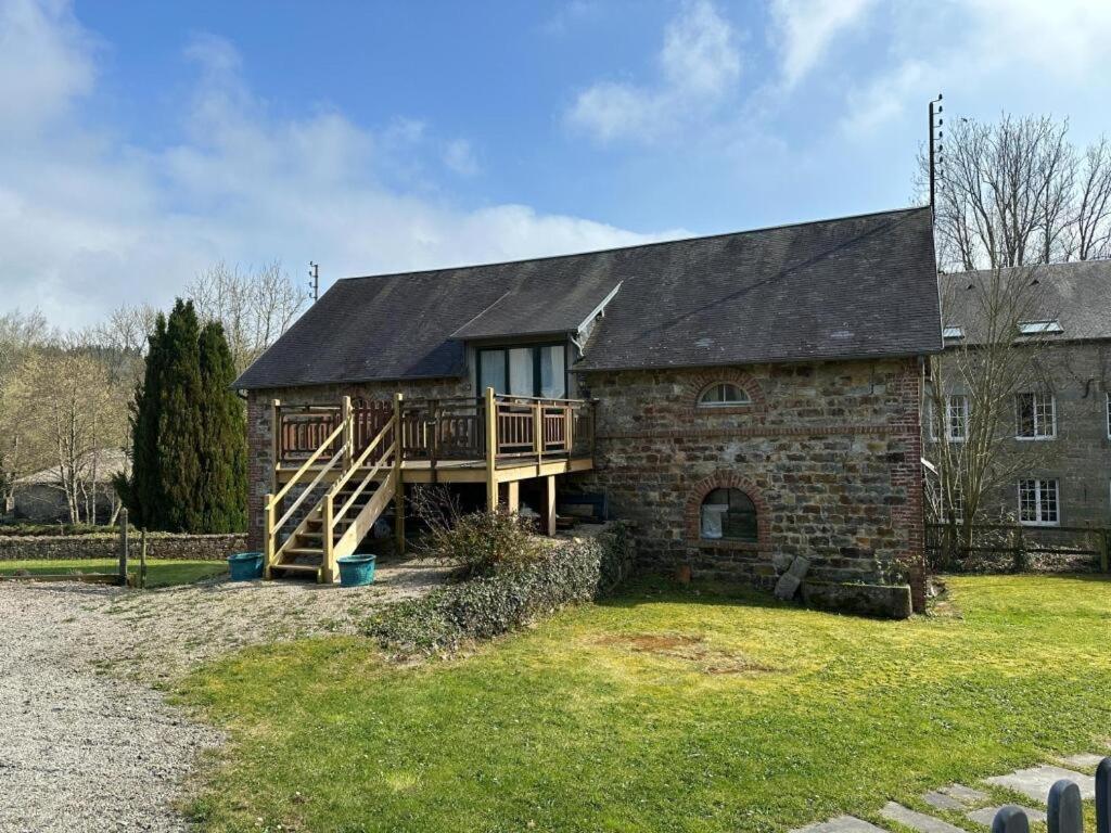 Gites In Le Neufbourg -Mortain Екстер'єр фото